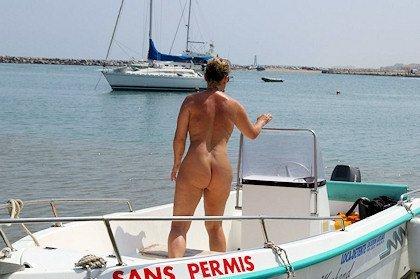 The E. Q. reccomend Nudist on boats