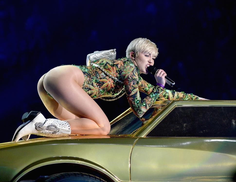 Miley cyrus sex life