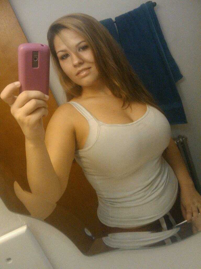 Big boob girl in tight top