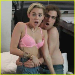 Z reccomend Miley cyrus sex life