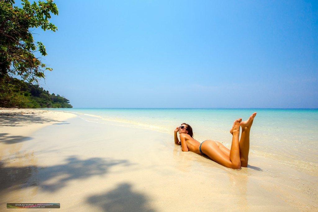 Erotic beach photoshoot