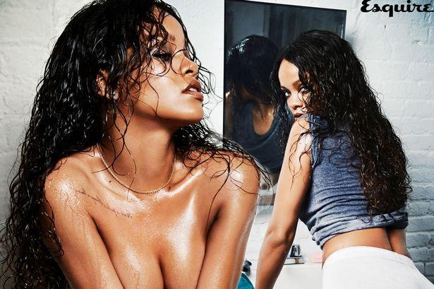 Sunshine reccomend Rihanna boob shot