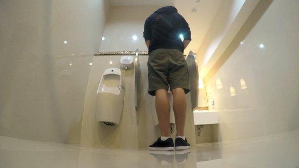 Judge reccomend In peeing urinals